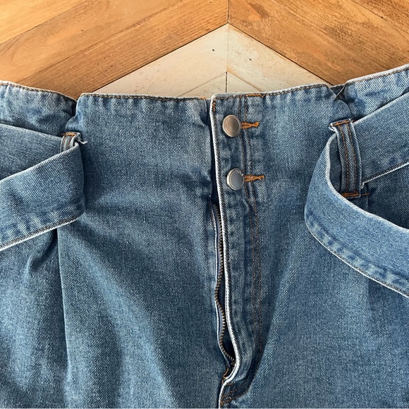 Lole Denim High Waisted Women's Shorts with Belt - Picture 2 of 7